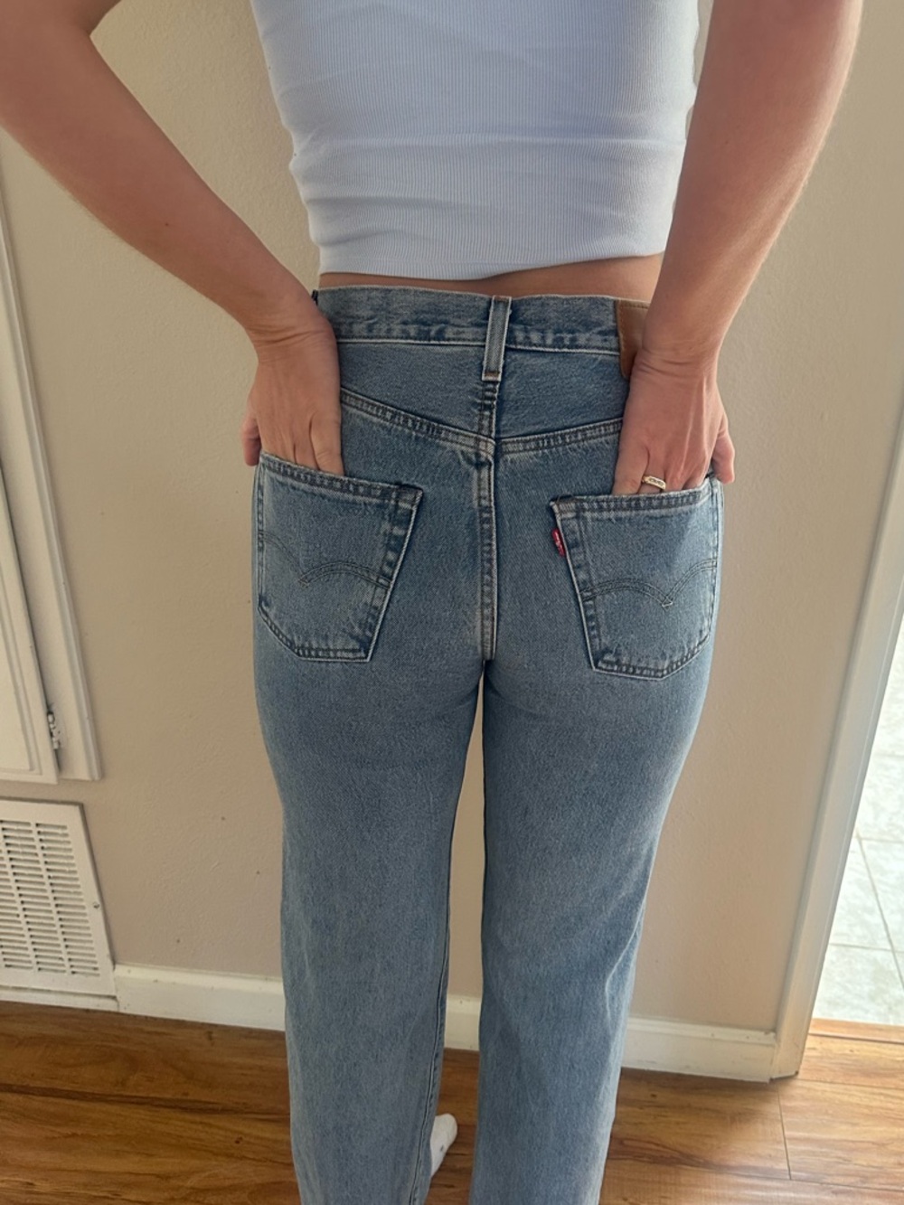Levi’s 501 ‘90s Straight Leg Jeans | 100% Cotton | Vintage Wash - Picture 8 of 8